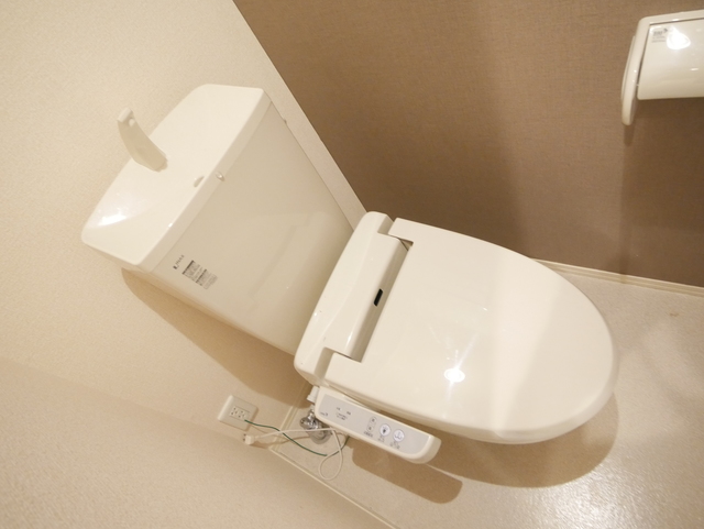 トイレ　★人気の温水洗浄便座付です★