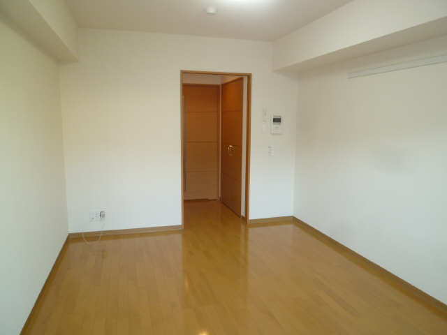 居室・リビング　2012年登録・504号室の写真