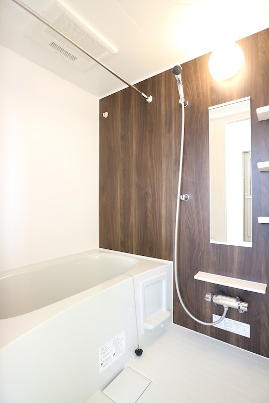 バス・シャワールーム　同物件・反転タイプ写真