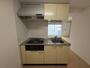 キッチン　入居中につき、同タイプのお部屋の参考写真となります