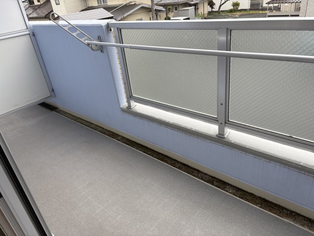 バルコニー　入居中につき、同タイプのお部屋の参考写真となります