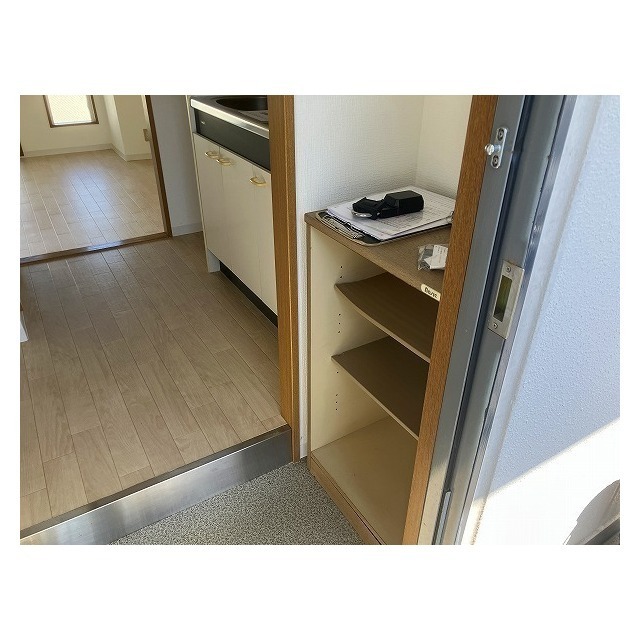 玄関　シューズボックス