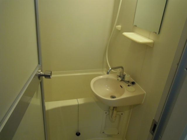 バス・シャワールーム　浴室乾燥機付きバス。