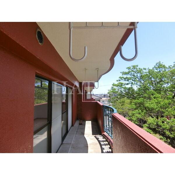 バルコニー　同物件別部屋です。