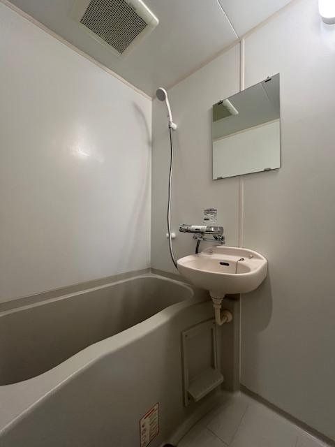 バス・シャワールーム　別部屋参考写真