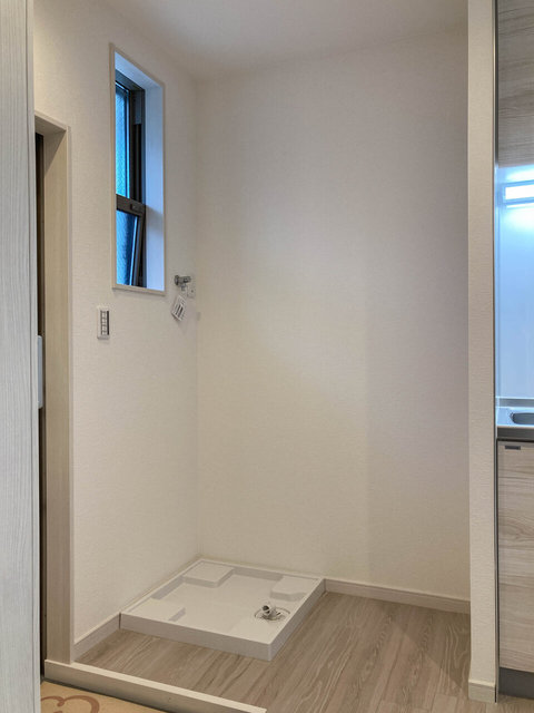 その他設備　別室参考写真　室内洗濯機置場です