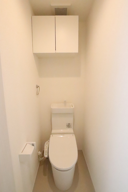 トイレ　別室参考写真　洗浄便座です