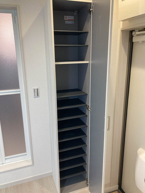 玄関　別室参考写真　シューズボックス内部です