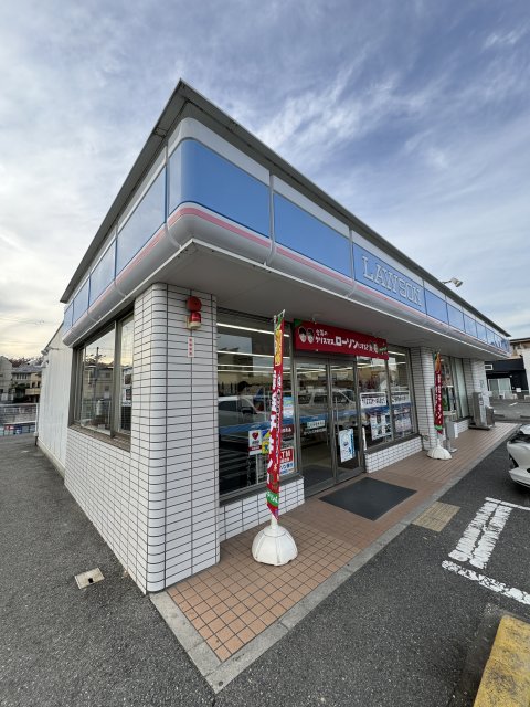 コンビニ　ローソン　三木緑が丘西店（コンビニ）まで500m