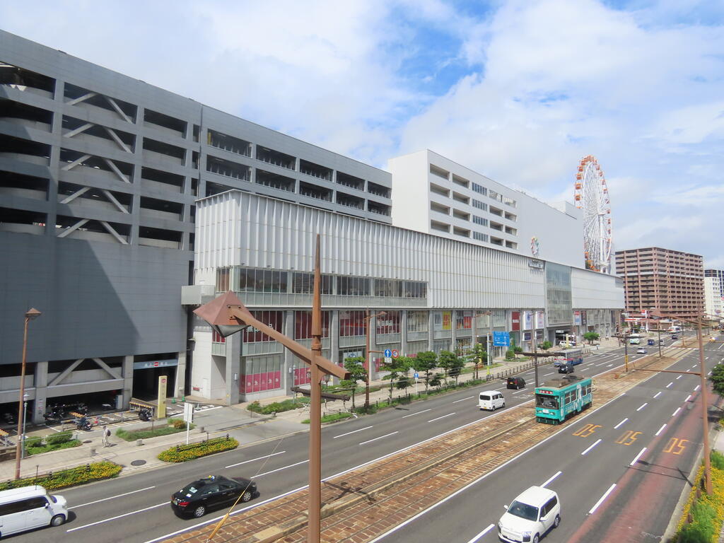 ショッピングセンター　みらい長崎ココウォーク（ショッピングセンター）まで572m