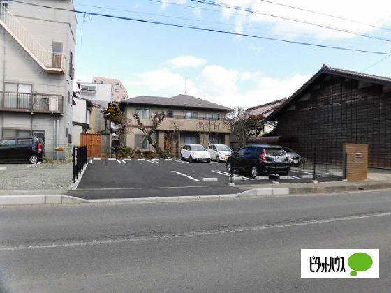 駐車場　敷地外駐車場