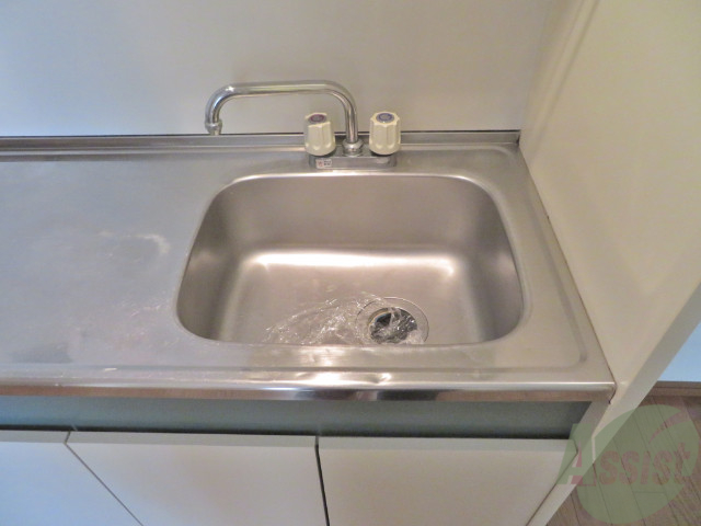 洗面設備　洗面台はございません。台所をご利用ください