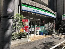 コンビニ　ファミリーマート板橋駅桜通り店（コンビニ）まで119m