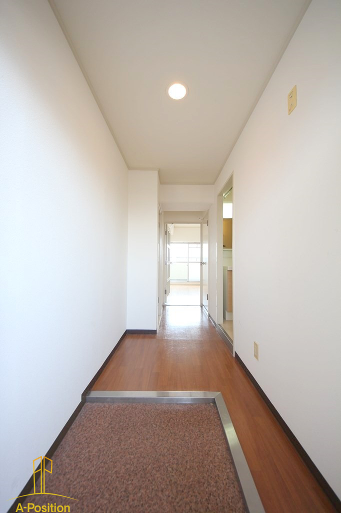 玄関　メゾン・エルミタージュ