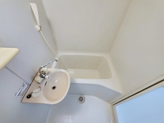 バス・シャワールーム　シンプルで機能的なユニットバスです！