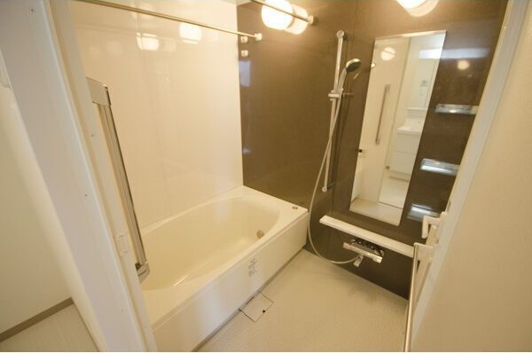 バス・シャワールーム　初期費用分割可★ご希望の場所まで無料送迎サービス付♪