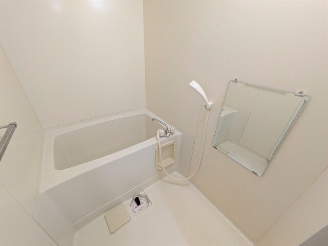 バス・シャワールーム　浴室乾燥機付きのバスルーム