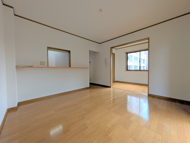 居室・リビング　対面キッチンのあるＬＤＫです