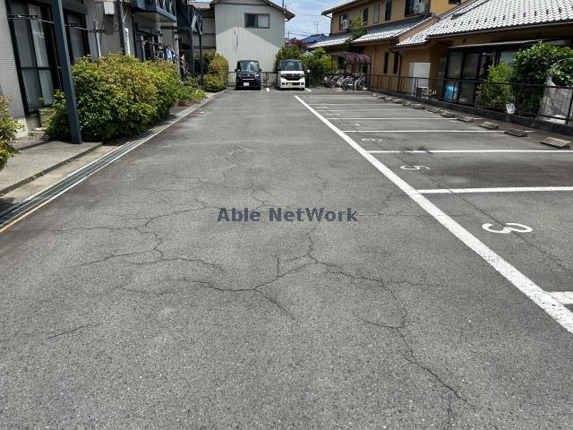 駐車場　駐車場