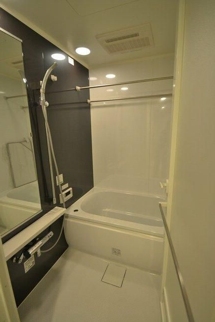 バス・シャワールーム　ゆっくりバスタイムをお楽しみください☆