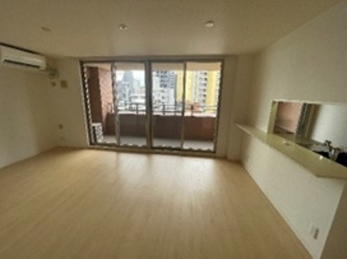 居室・リビング　リビング・ダイニング・キッチン　※同タイプの部屋のお写真です