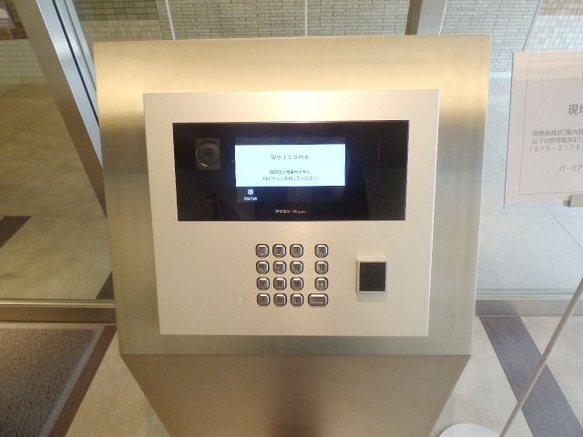 エントランス　オートロック完備