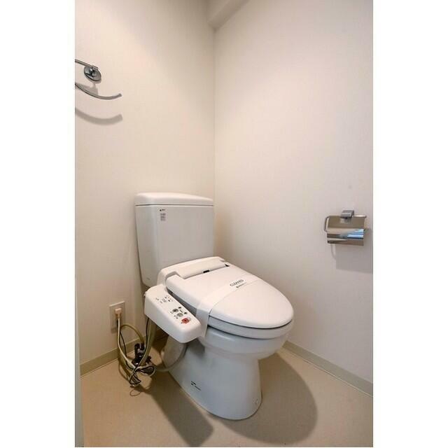 トイレ　参考写真（同物件別部屋）