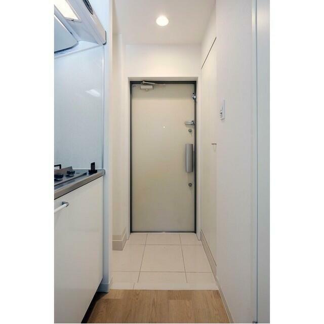 玄関　参考写真（同物件別部屋）