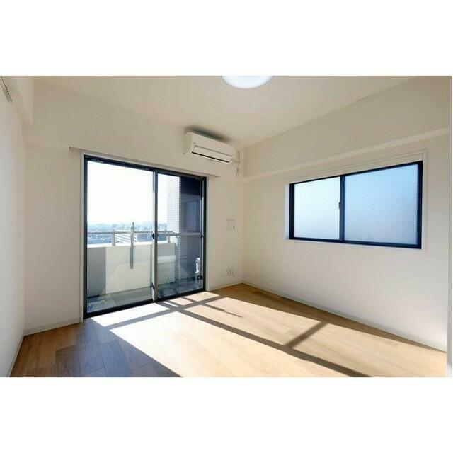 居室・リビング　参考写真（同物件別部屋）