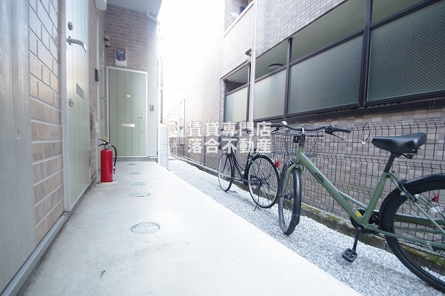 エントランス　清潔感あります♪