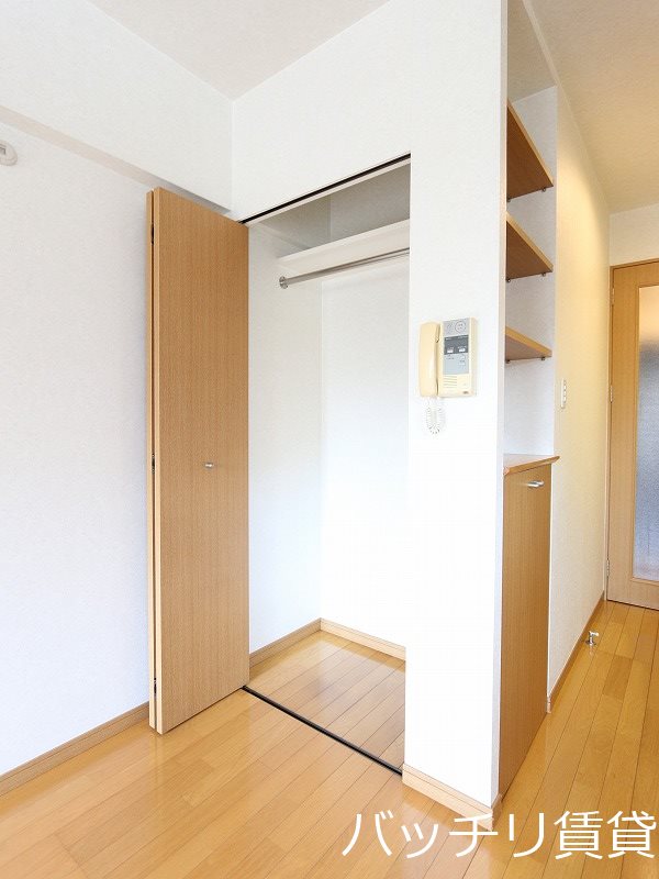 収納　別号室タイプの為、現状を優先いたします