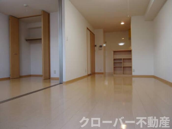 居室・リビング　LDK⇔洋室