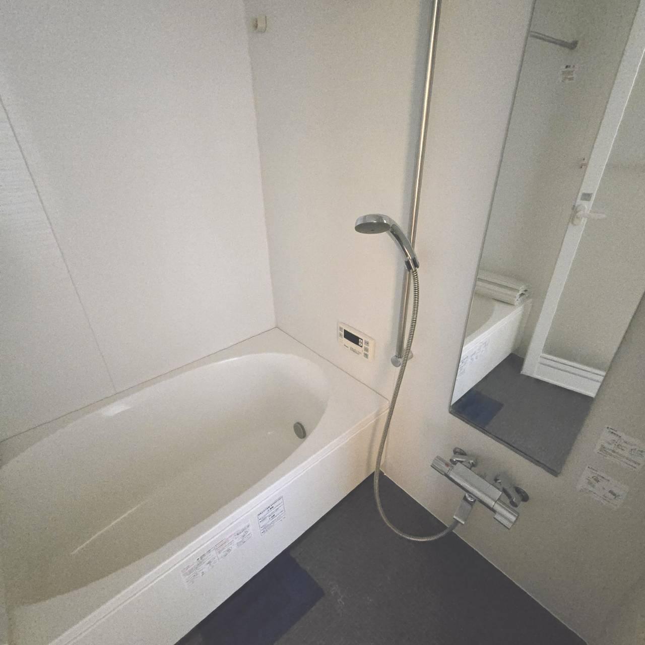 バス・シャワールーム　※別部屋参考写真