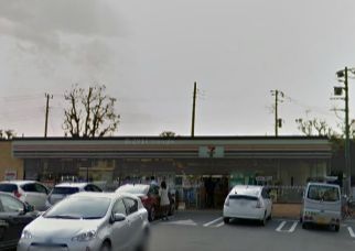 コンビニ　セブンイレブン（コンビニ）まで500m