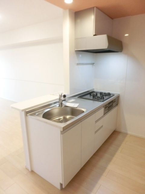 キッチン　お料理好きには嬉しい3口のシステムキッチン