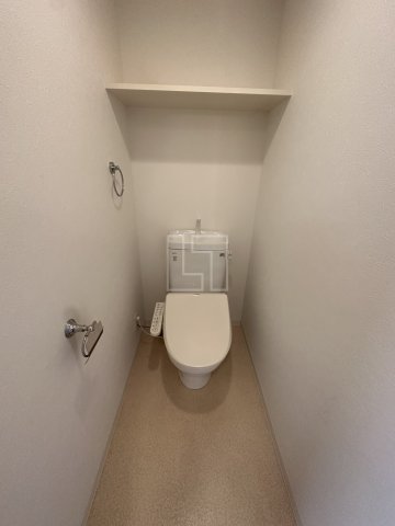 トイレ　La Douceur難波東（ラ・ドゥセール難波東）　温水洗浄