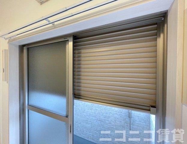 セキュリティ　防犯シャッターつき。モデルルームの為、現状を優先致します。