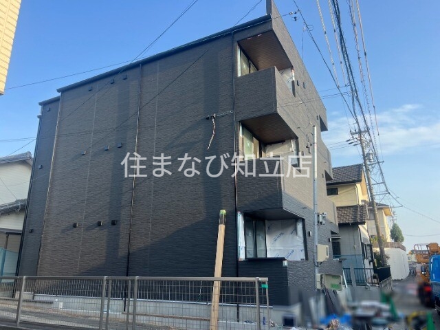 建物外観　建築中