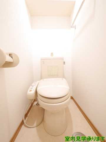 トイレ　別部屋の画像になります。