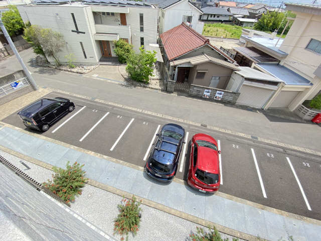 駐車場　駐輪場（東側）