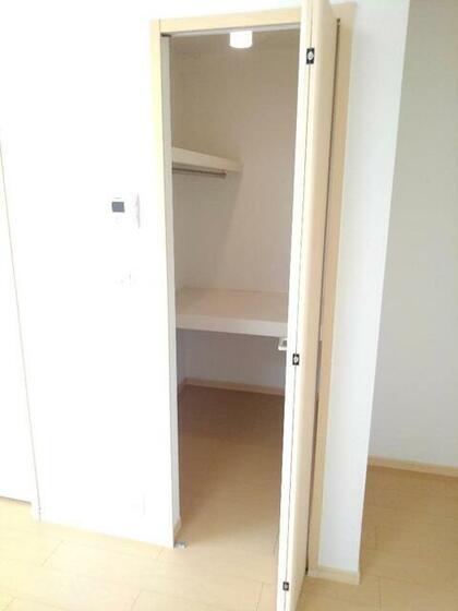 収納　ウォークインクローゼット