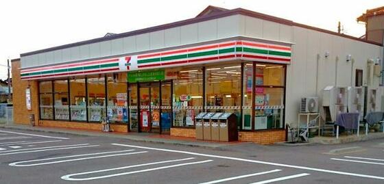 コンビニ　セブンイレブン金沢三ツ屋町店（コンビニ）まで386m