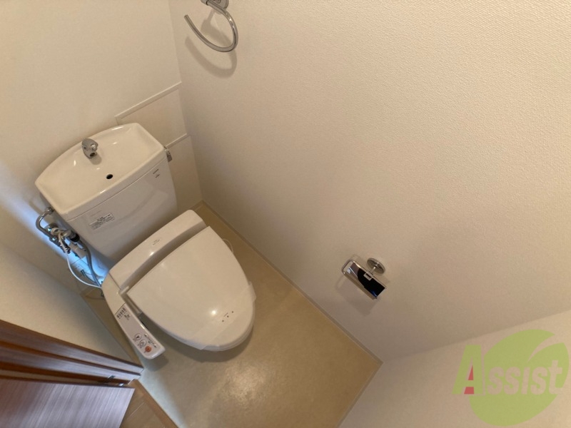 トイレ　ウォシュレット機能がついたトイレです。安心して使用できます。