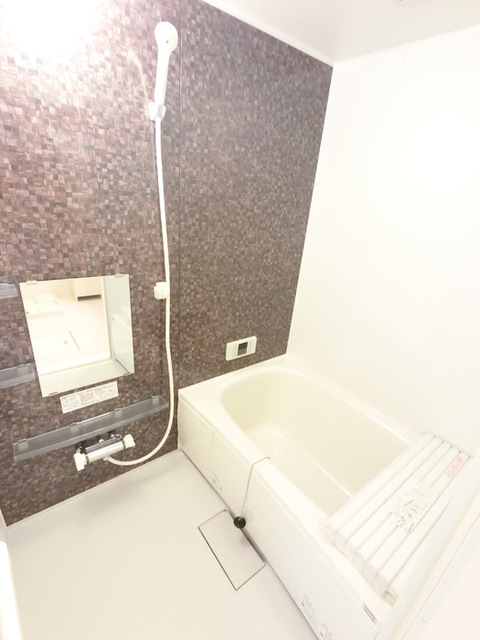 バス・シャワールーム　おしゃれな浴室です。