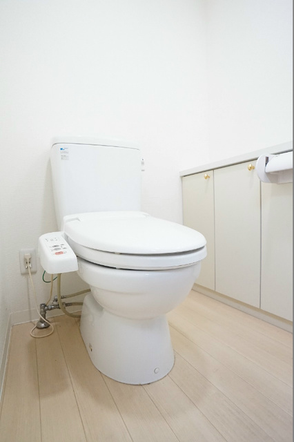 トイレ　参考写真（同建物別部屋のものです）