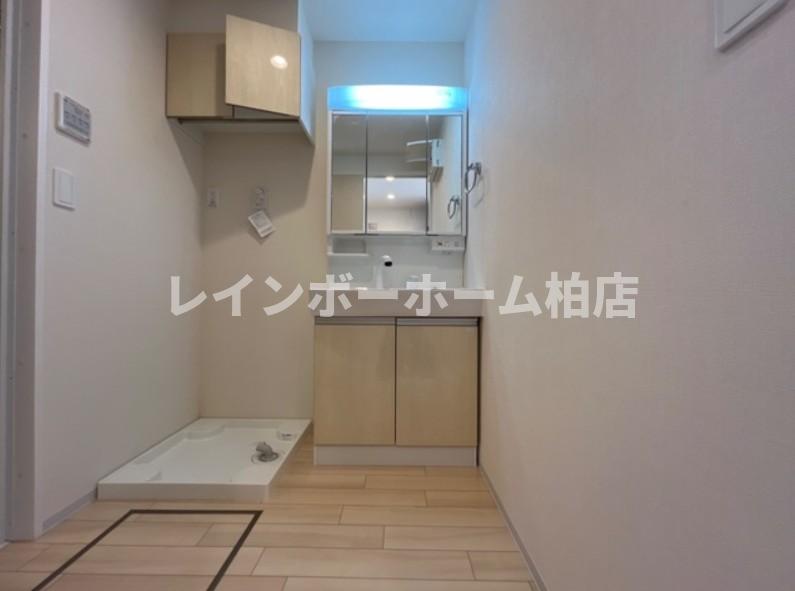 洗面設備　脱衣スペースもあります