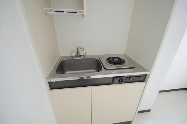 キッチン　※写真は同じマンションの違う部屋のものになります。