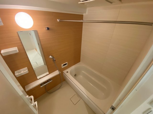 バス・シャワールーム　追い焚き機能・浴室乾燥機付き！