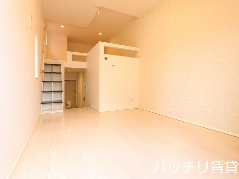 居室・リビング　別号室タイプの為、現状を優先致します。