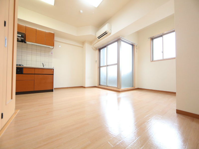 バルコニー　ＬＤＫ12帖  洋室5.8帖とつなげても仕切っても使えます